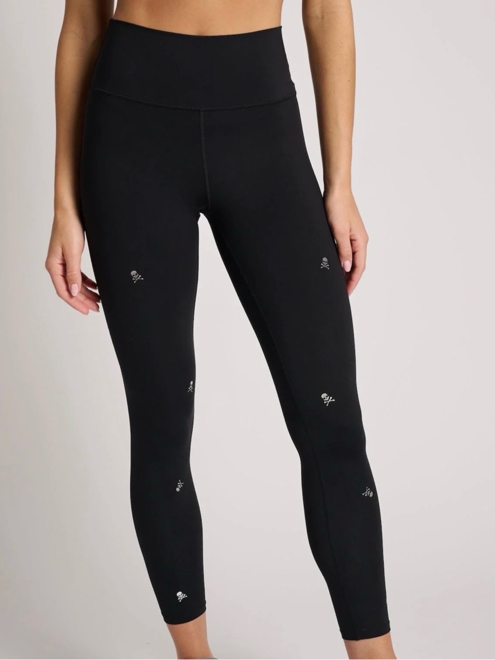 SOUL High-Waist Black Performance Leggings with Micro Skull Detail